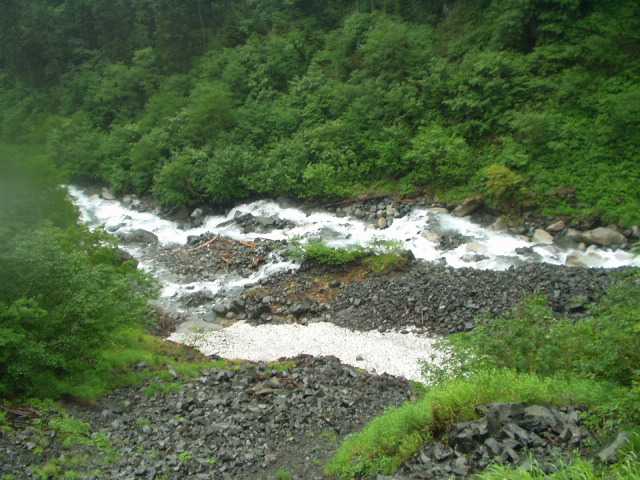 沢沿いの登り