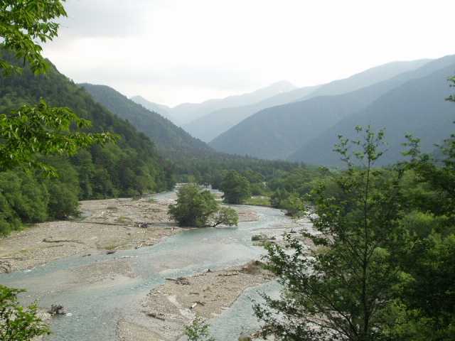 再び穂高の峰々