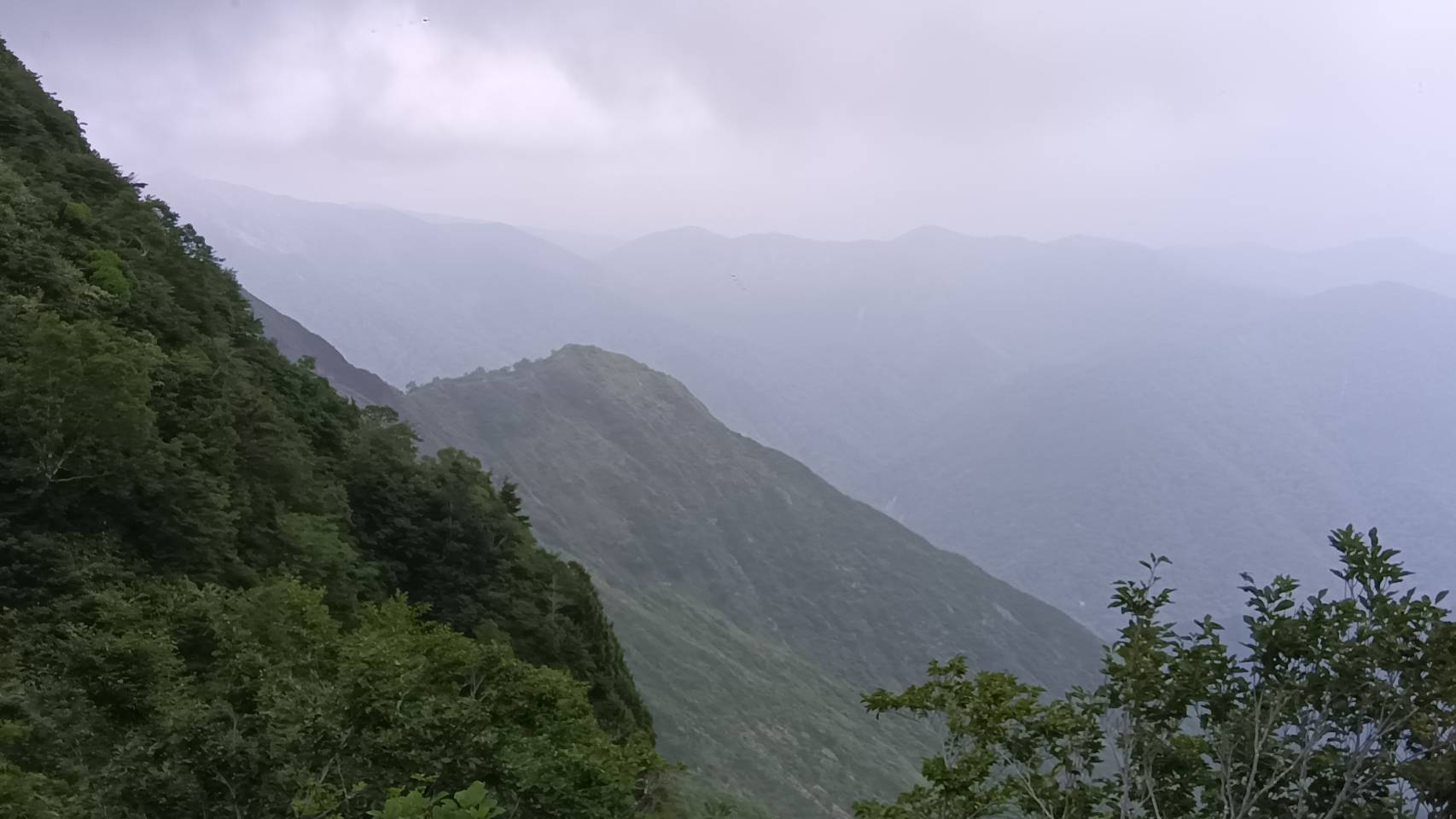 西黒尾根を振り返る