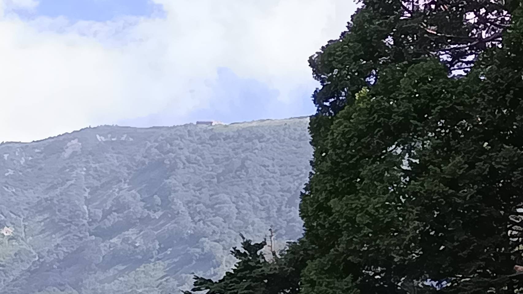 種池山荘遠望