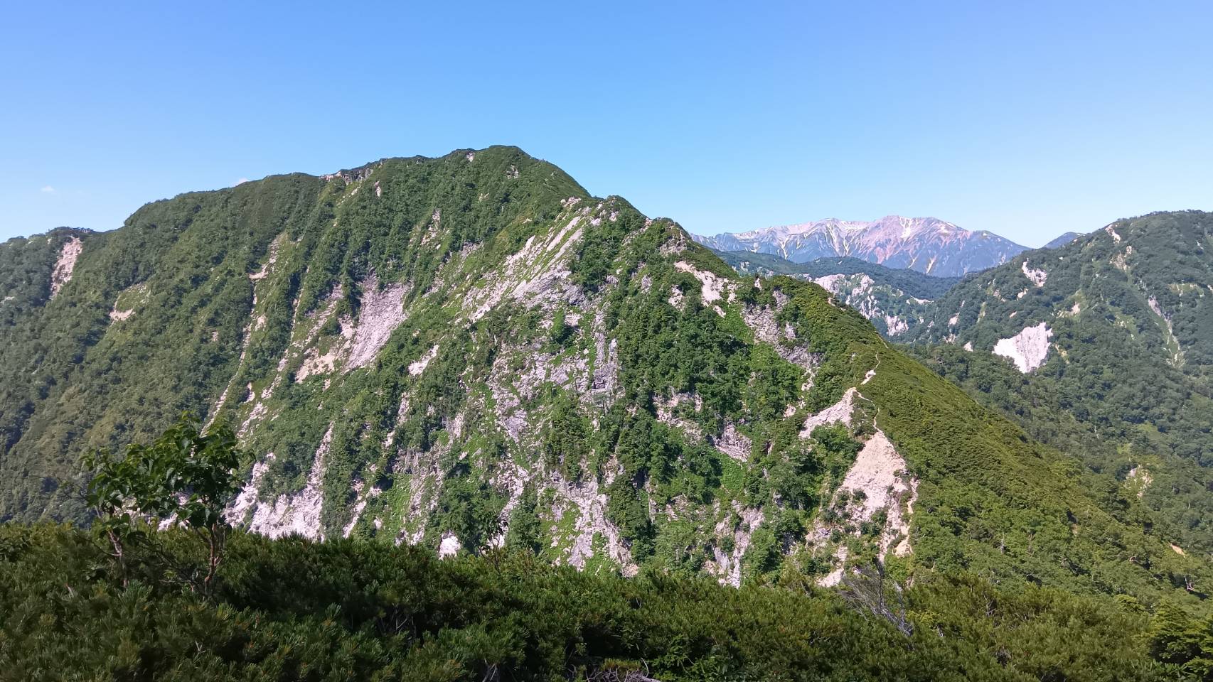 七倉岳が上